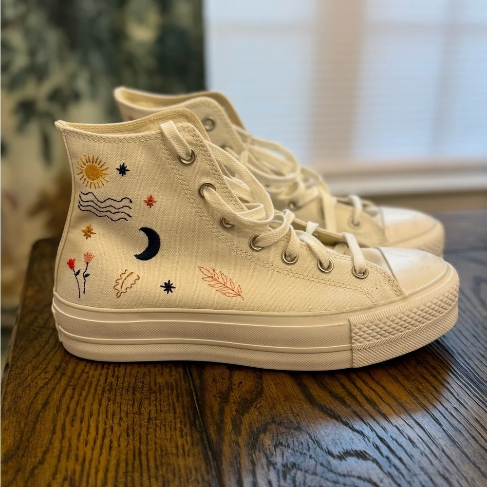 Converse Chuck Taylor All Star Lift Platform 'It's Okay To Wonder' Size 9